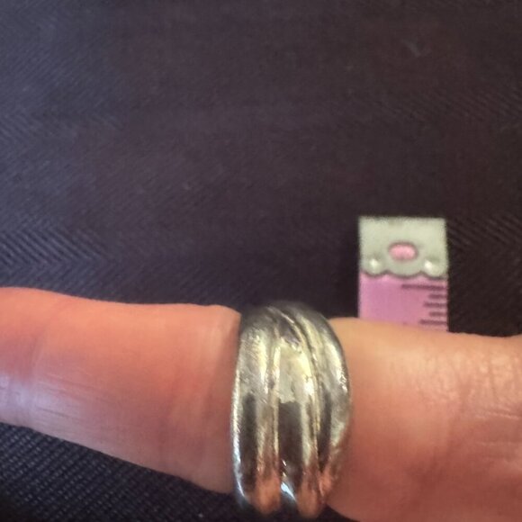 Tommy Hilfiger Ring size 6 - Picture 2 of 3